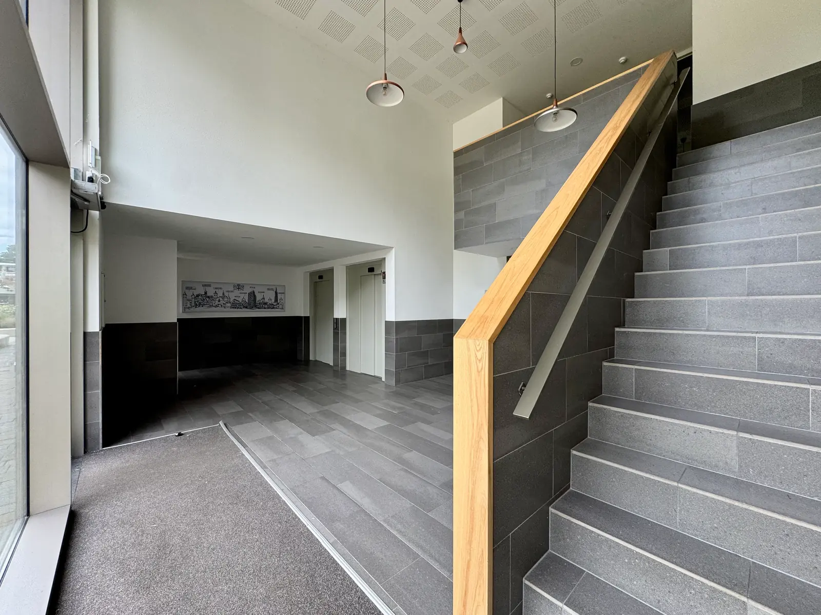 Image 4 of 33