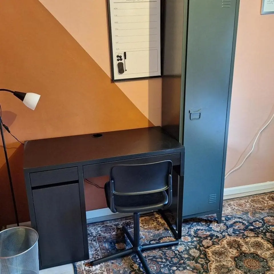 Image 4 of 10