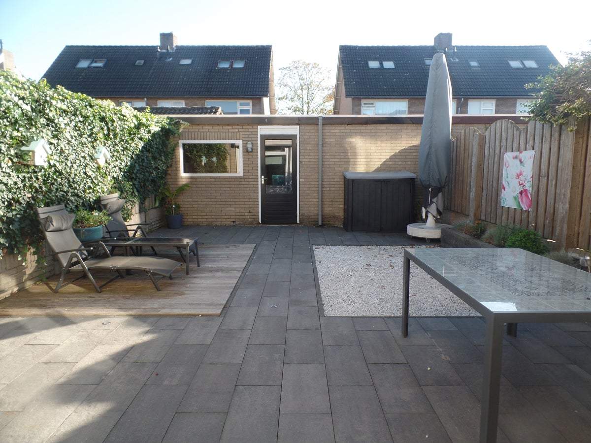 Image 10 of 25