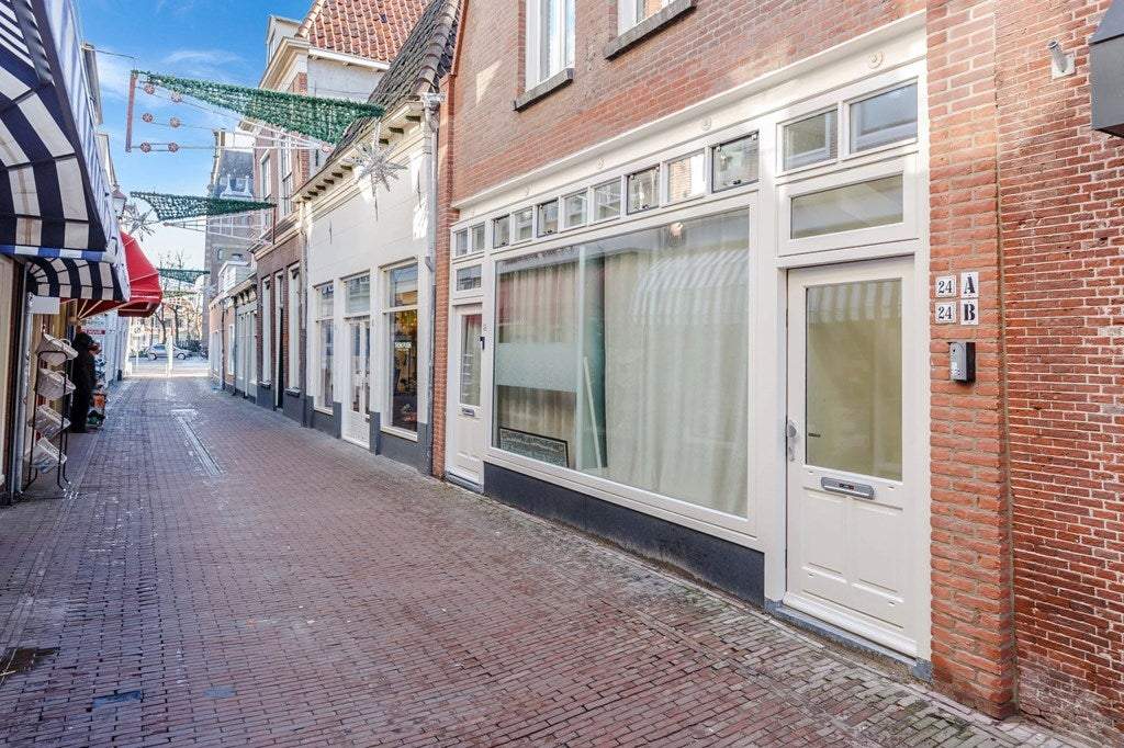 Afbeelding 1 van 32