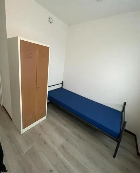 Image 4 of 9
