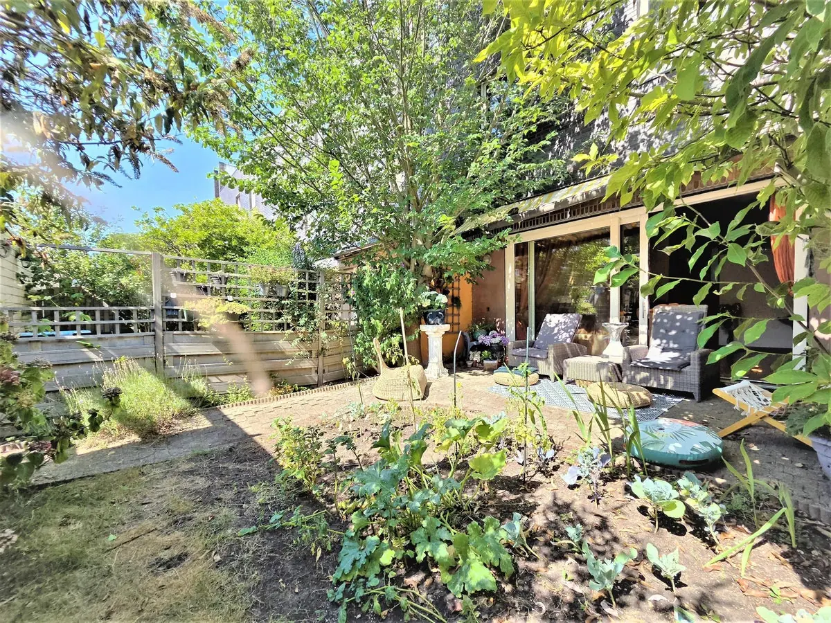 Image 10 of 37