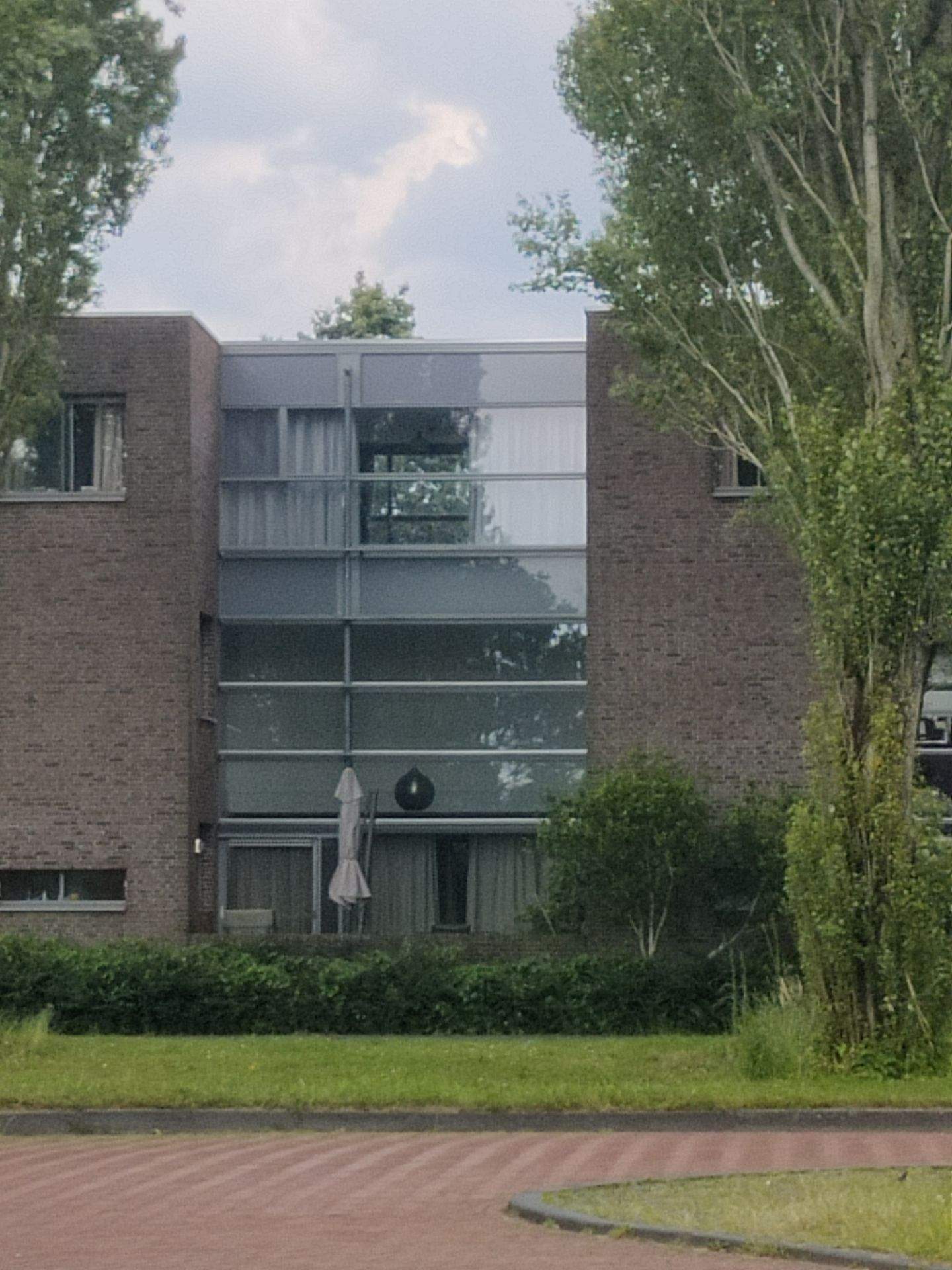 Bild 1 von 12
