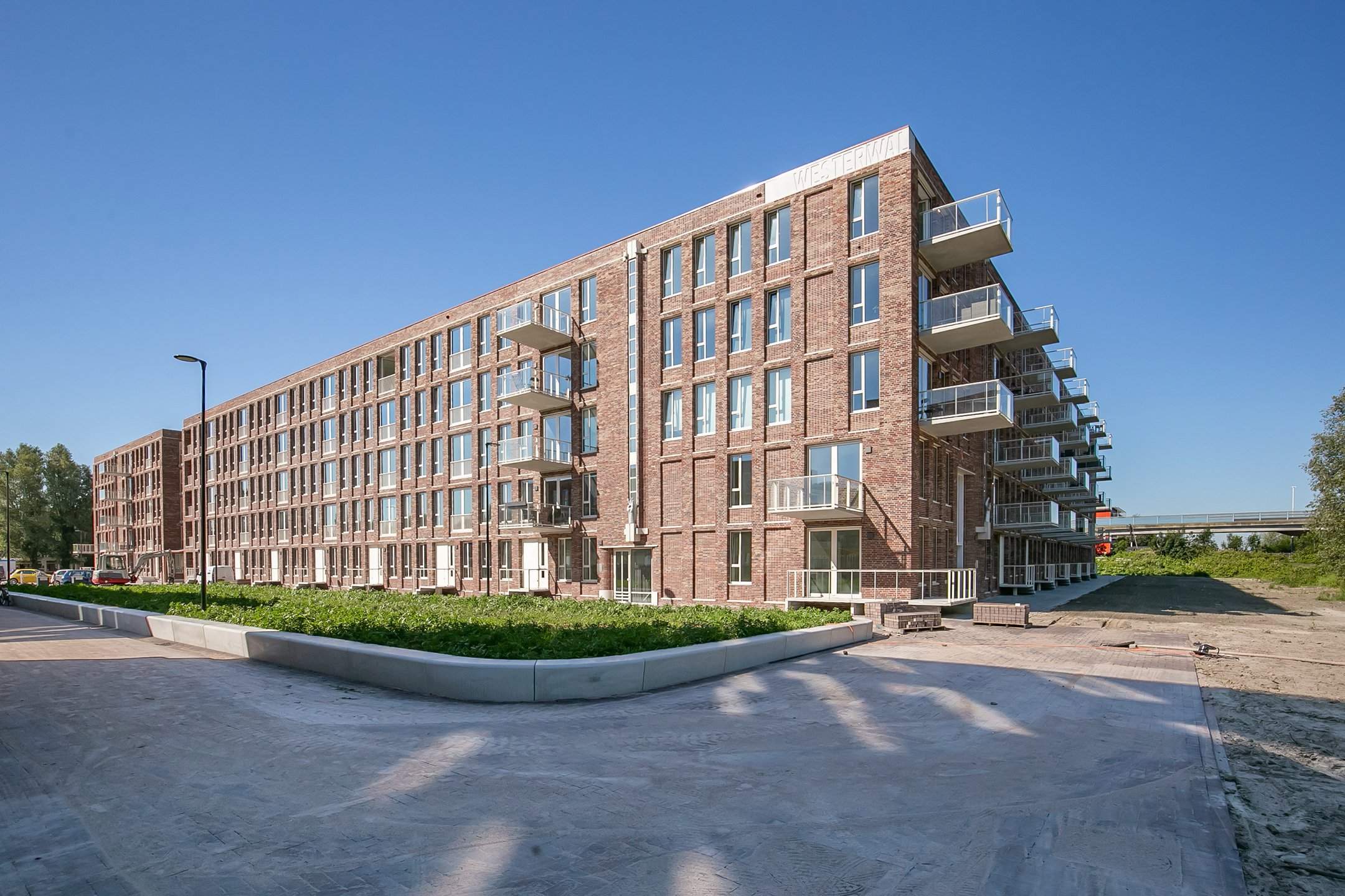 Image 21 of 24