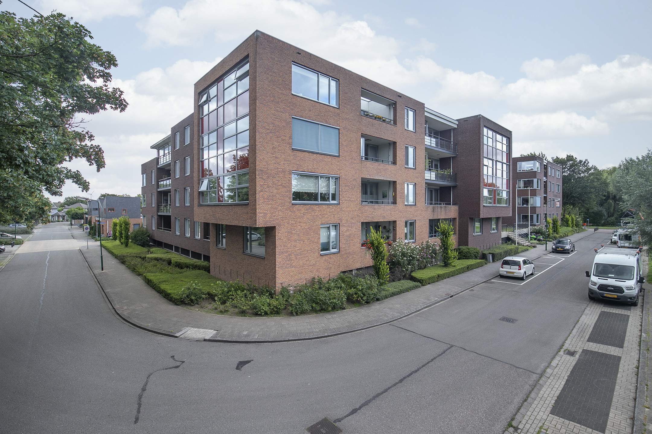Bild 1 von 24