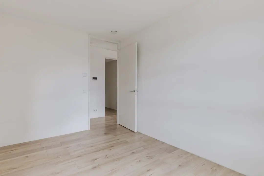 Image 7 of 10