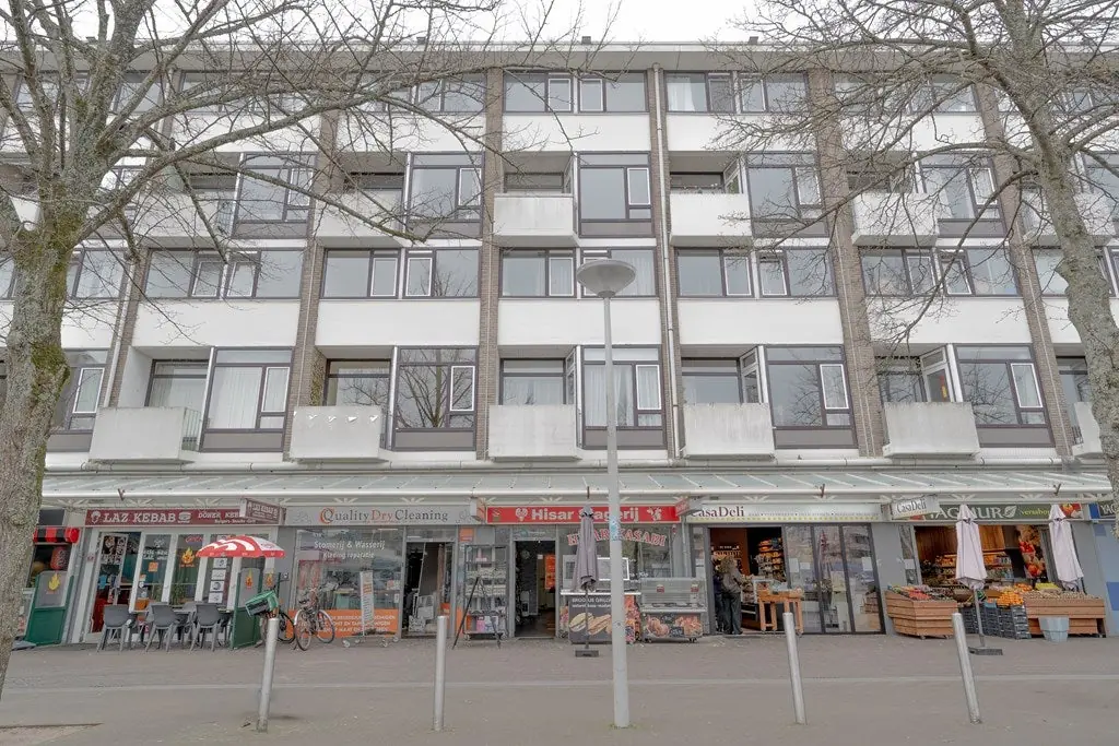 Image 1 sur 4