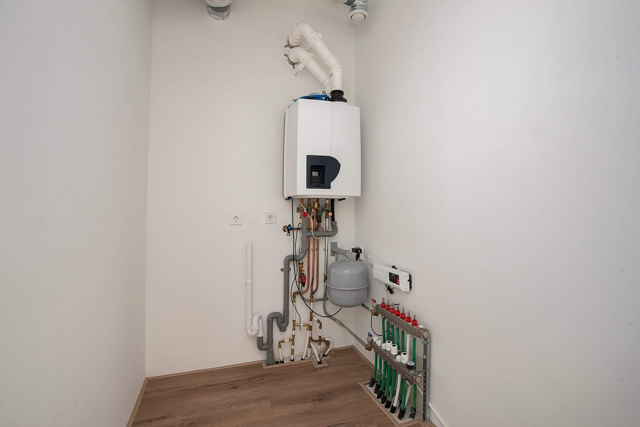 Image 11 of 14
