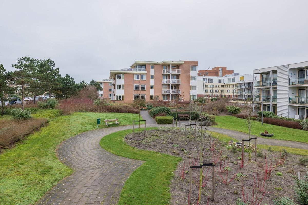 Image 1 of 34
