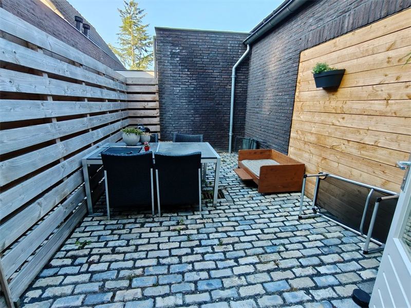 Image 6 of 16
