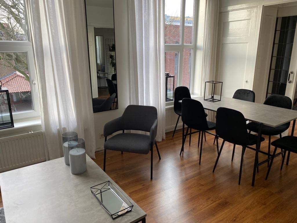Image 2 of 31