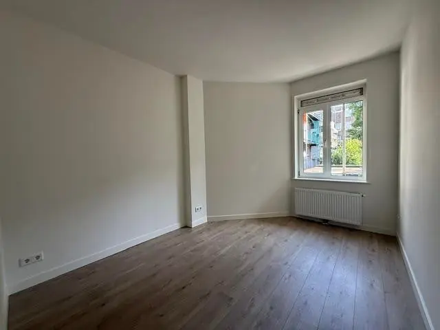 Image 6 of 12