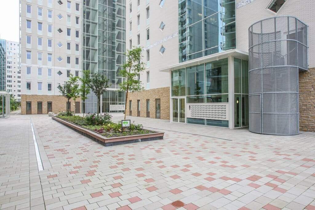 Image 2 of 12