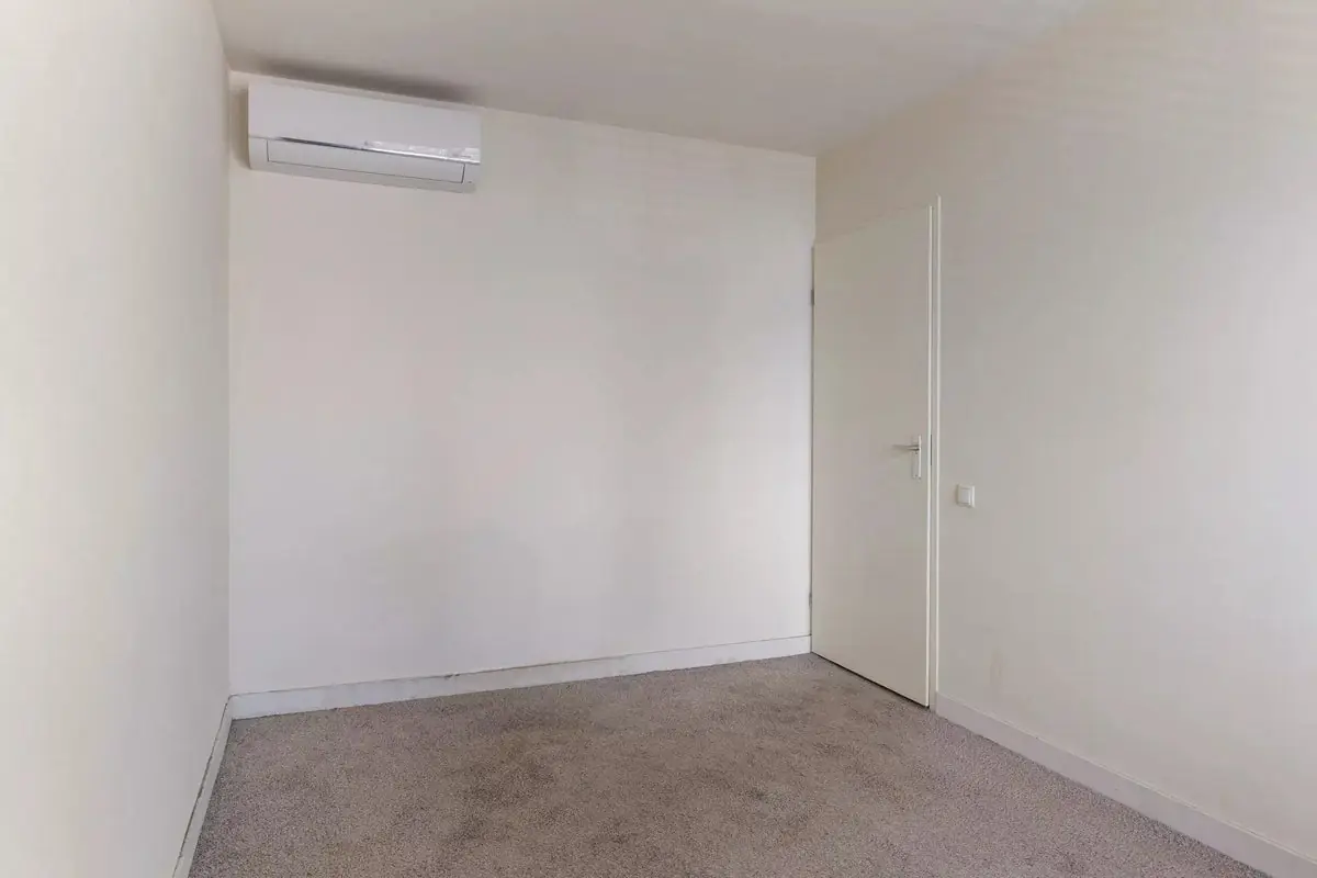 Image 15 of 27