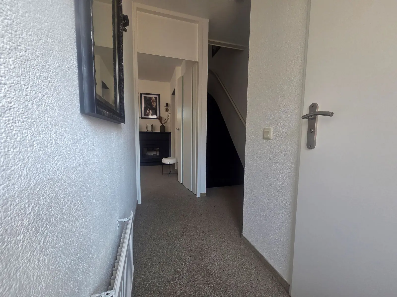 Image 3 of 25
