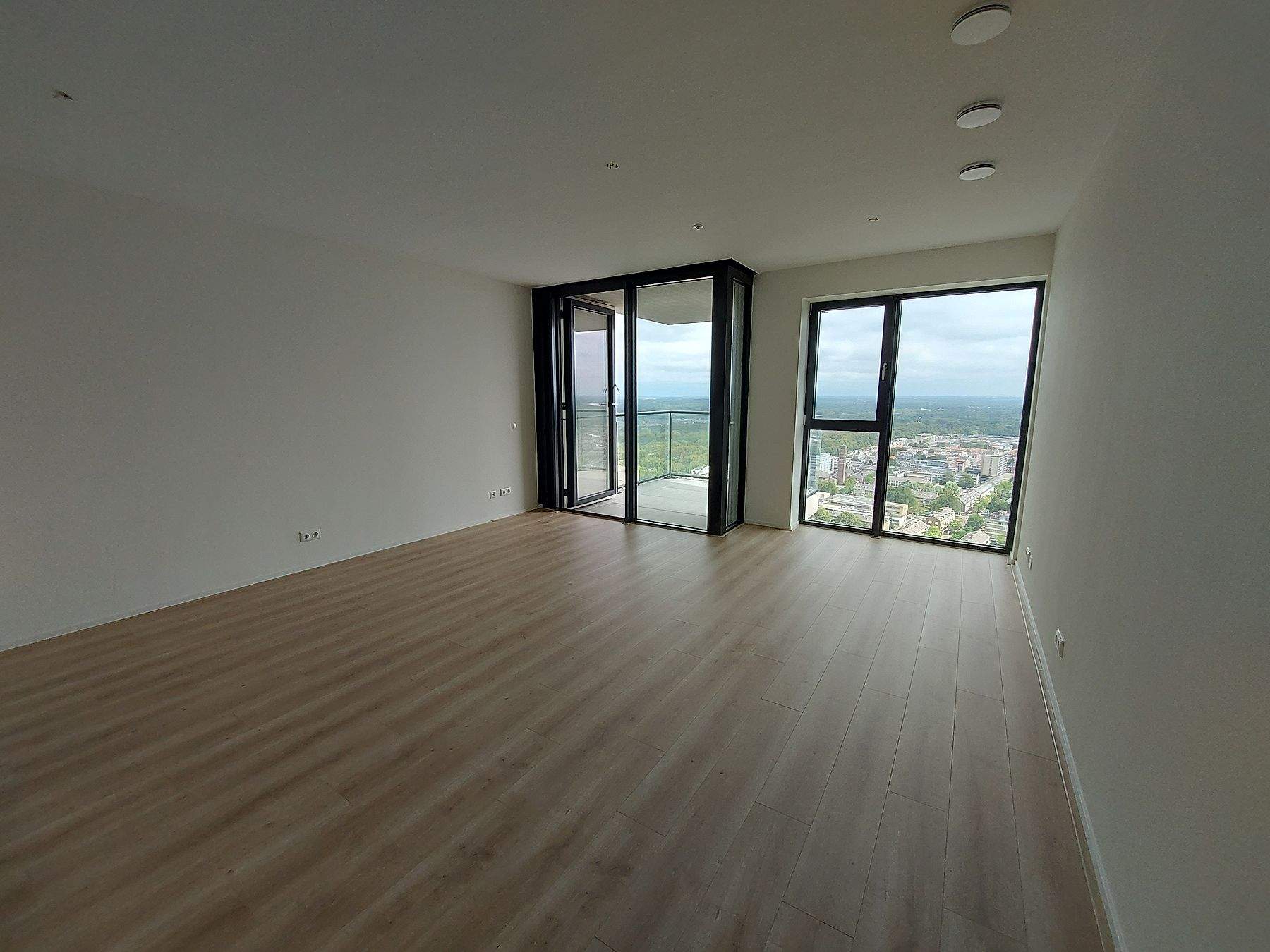 Bild 2 von 8