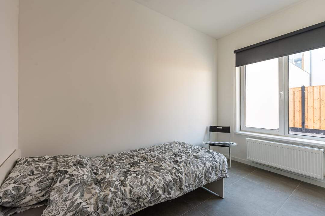 Image 7 of 27