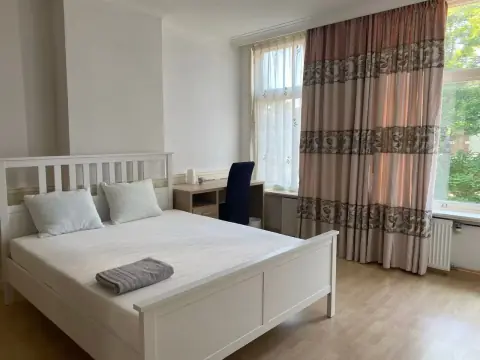 Gemeubileerde kamer Zusterstraat, Den Haag - Te Huur
