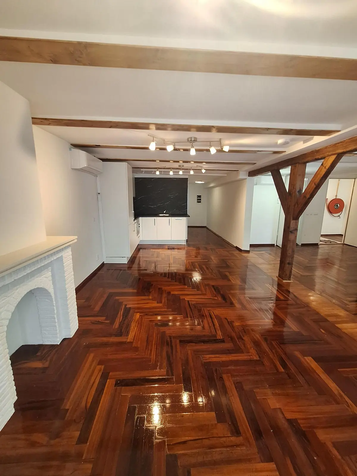 Image 11 of 23
