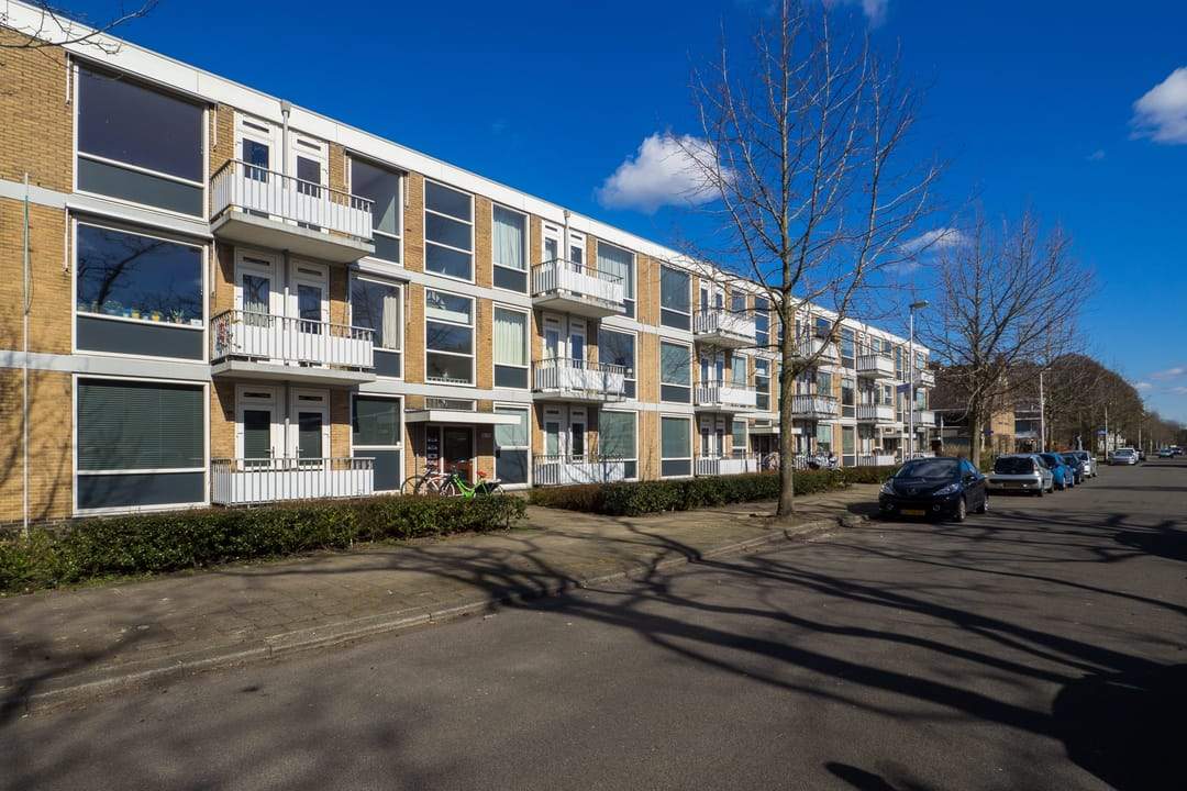 Image 2 of 27