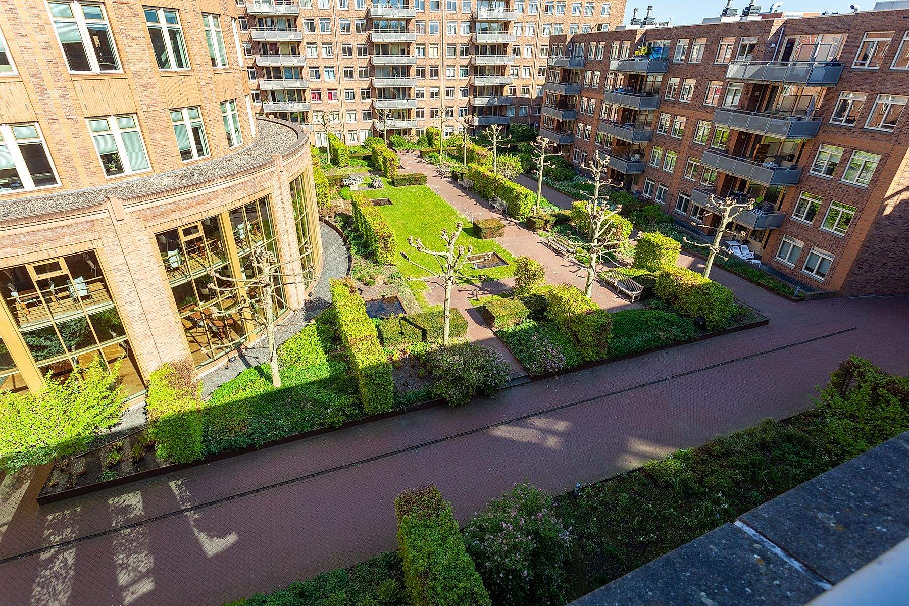 Image 4 sur 8