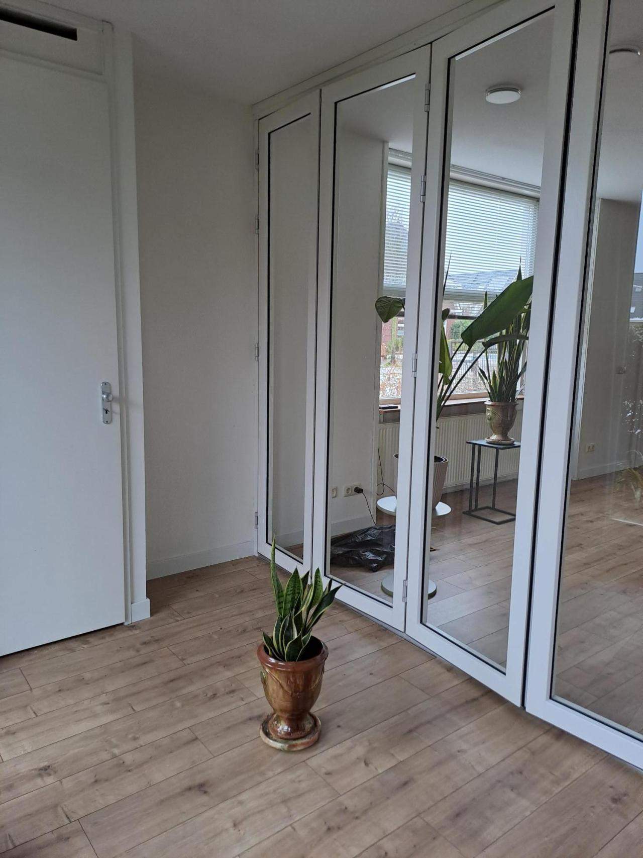 Image 4 of 9