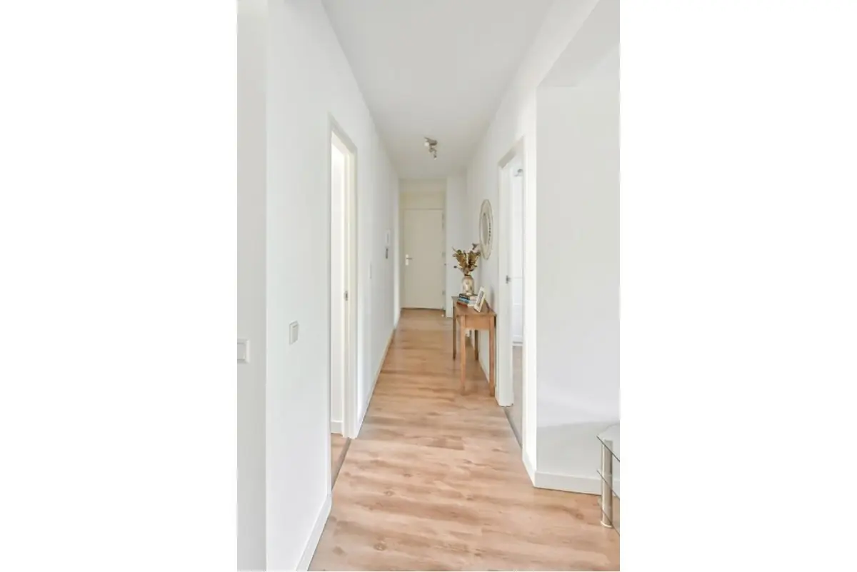 Image 10 of 16