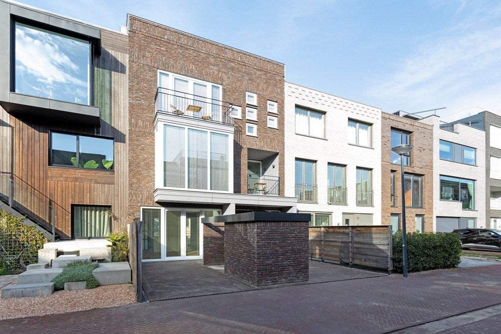 Afbeelding 1 van 52