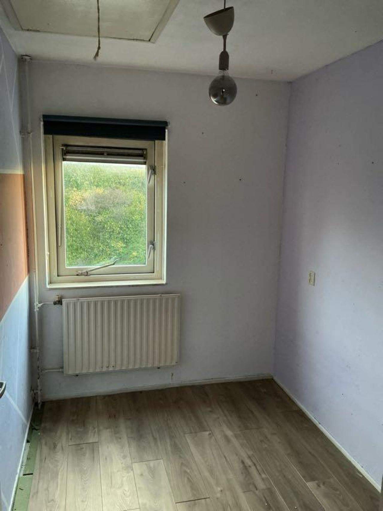 Image 6 of 9