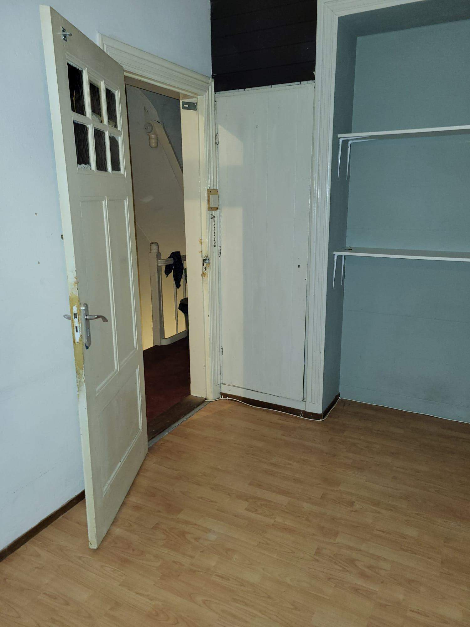 Image 3 of 9