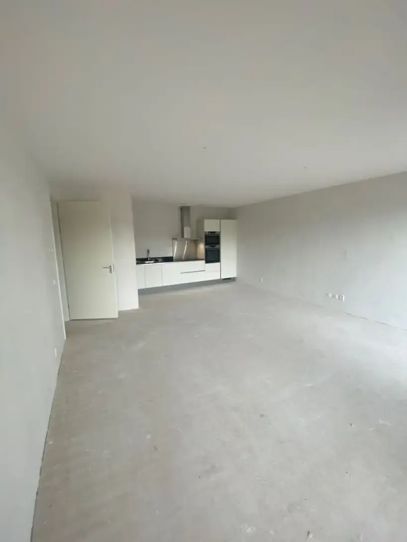 Image 4 of 7