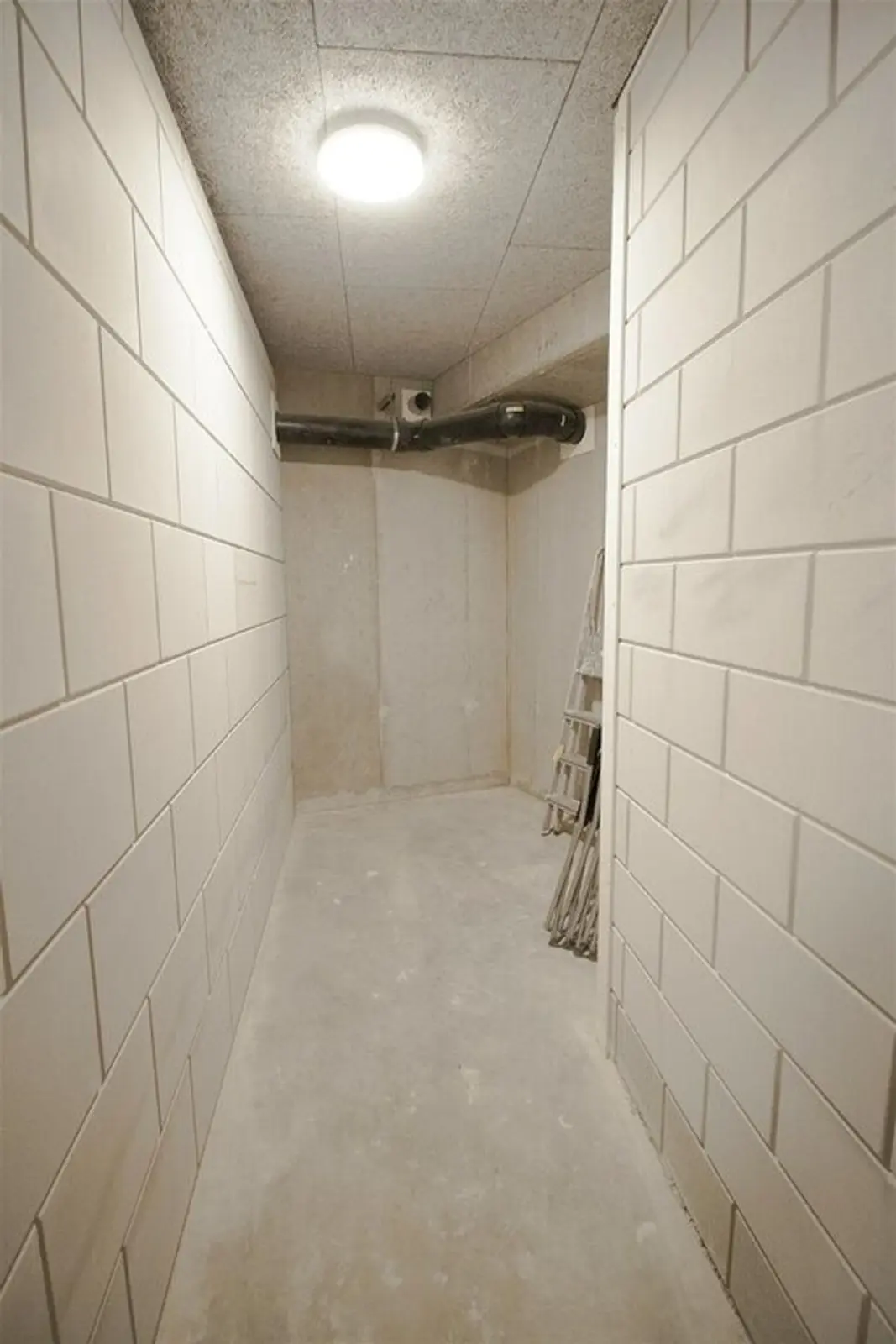 Image 22 of 25