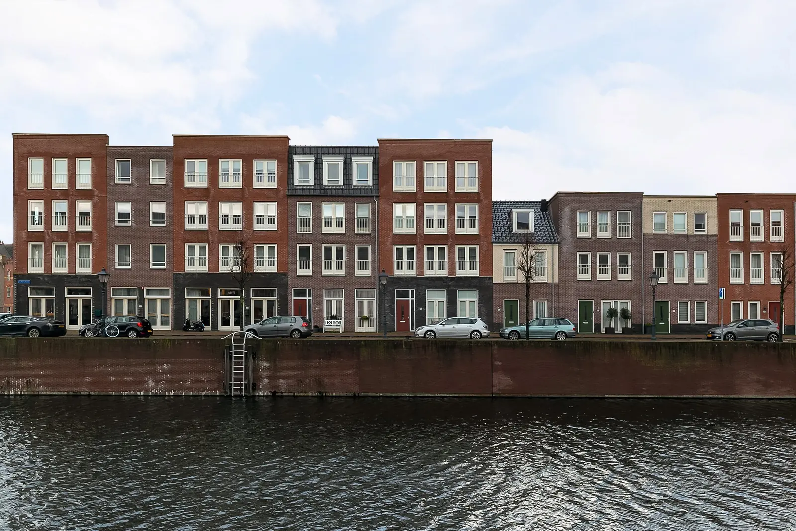 Afbeelding 2 van 2