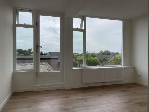 Corner House 3e Poellaan, Lisse - For Rent