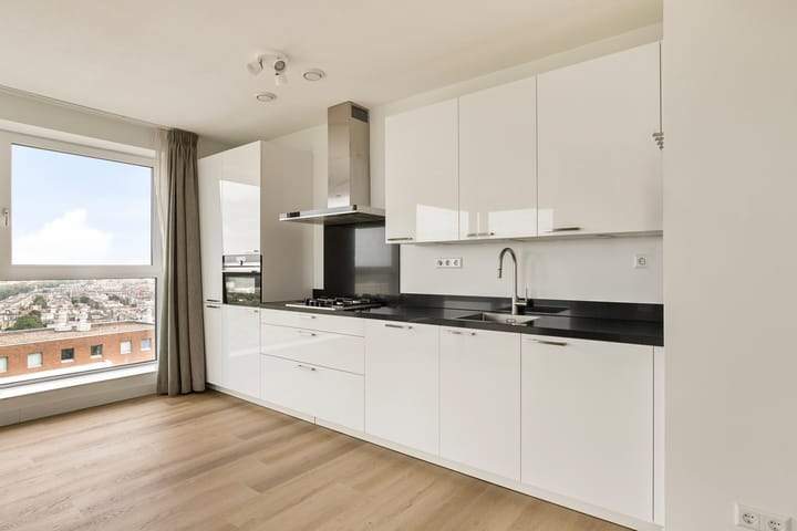 Bild 2 von 26