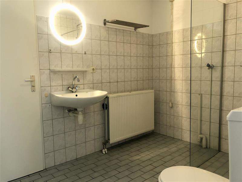 Image 20 of 27