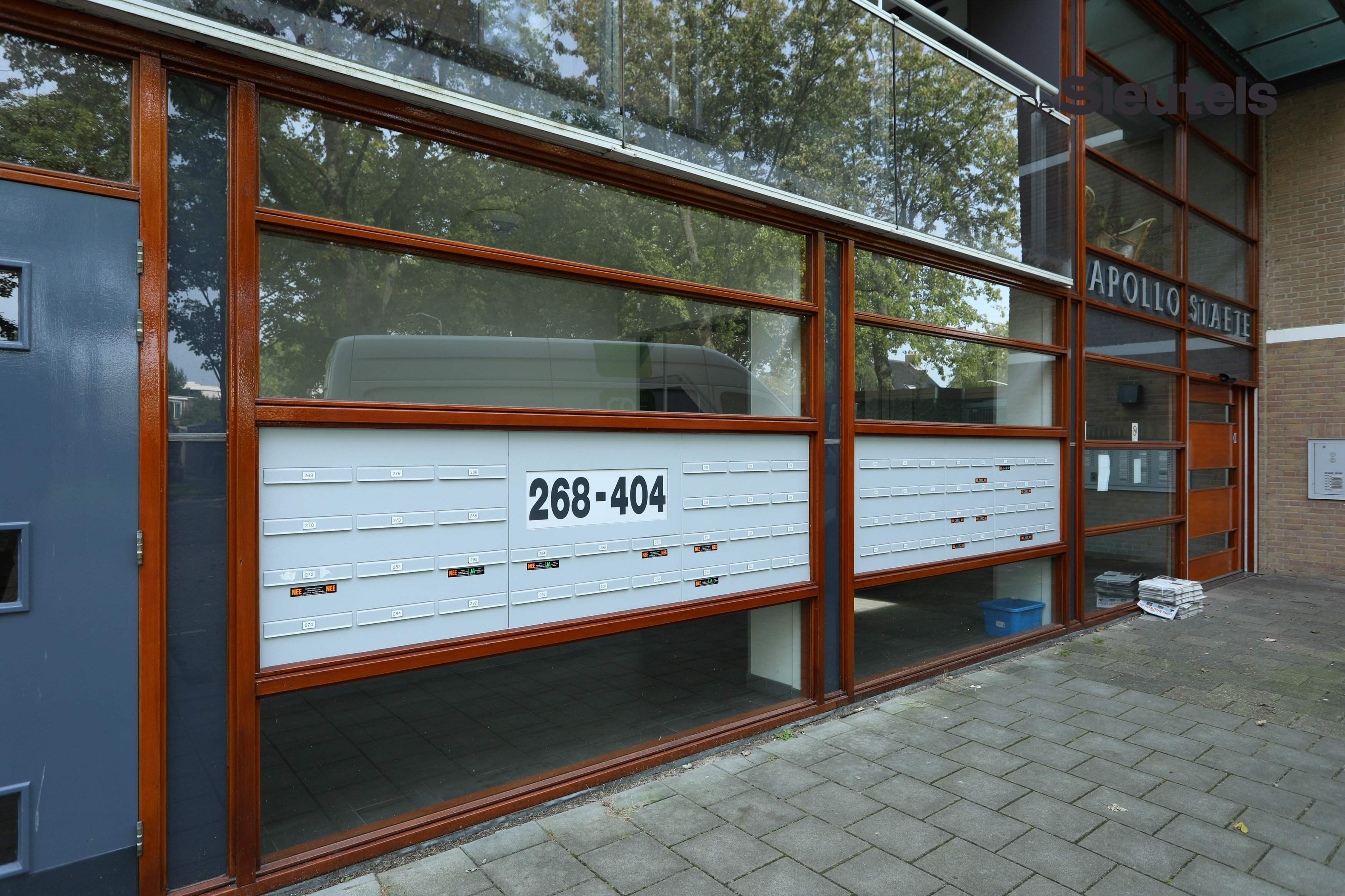 Afbeelding 2 van 2