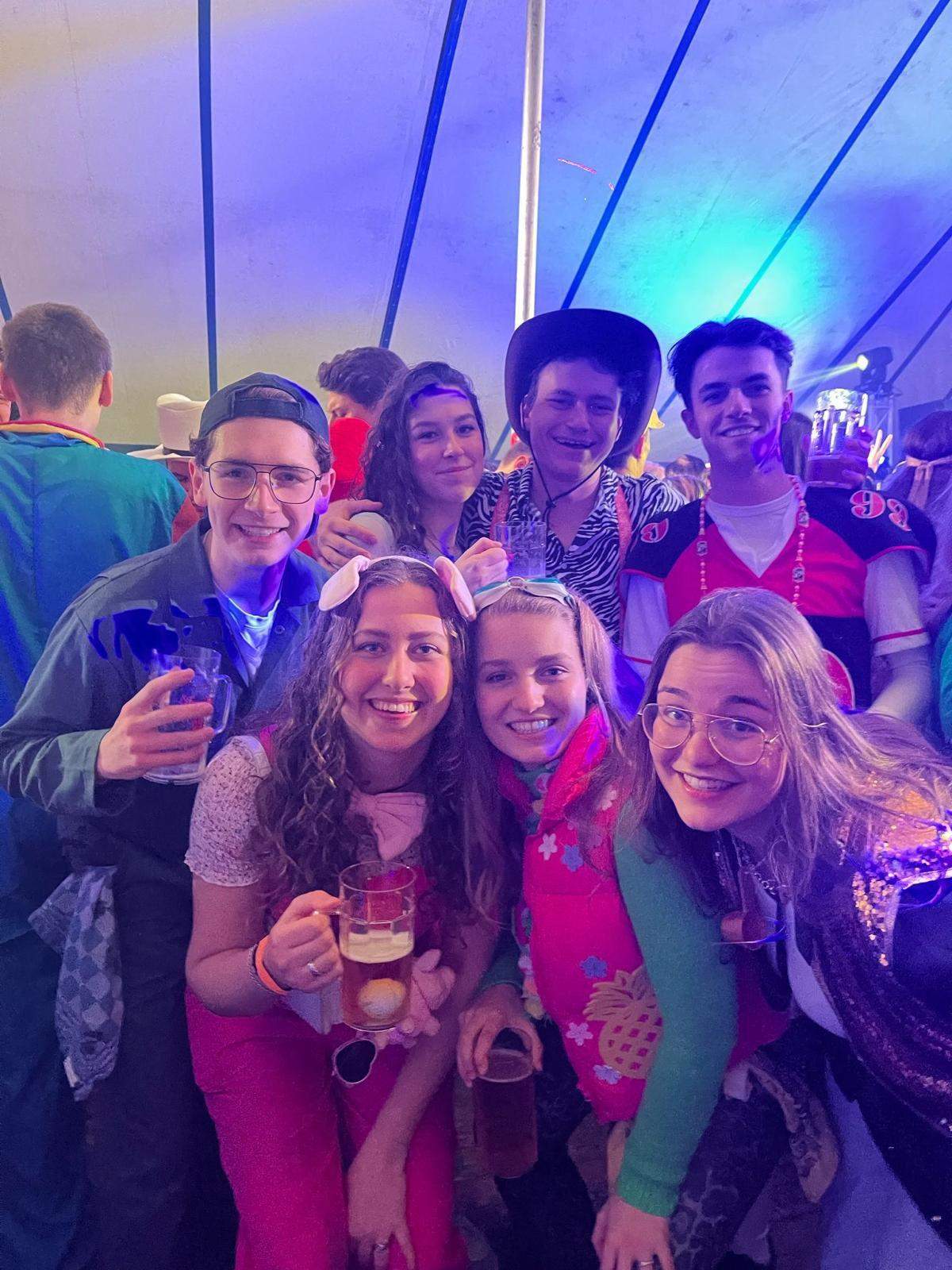Afbeelding 3 van 8