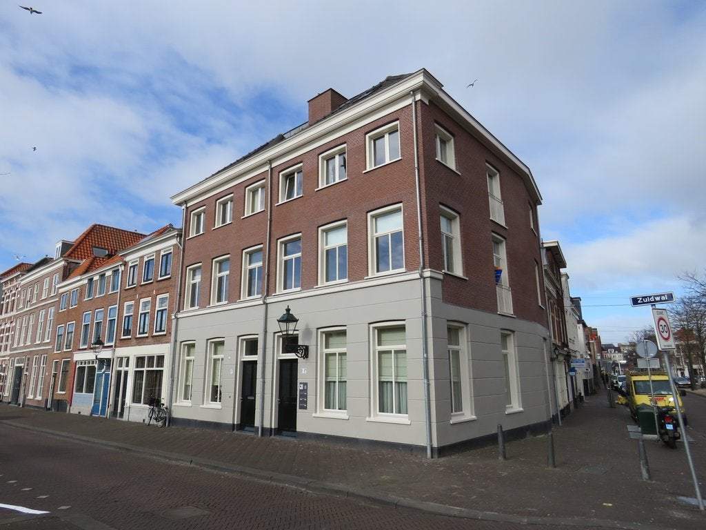 Afbeelding 1 van 16