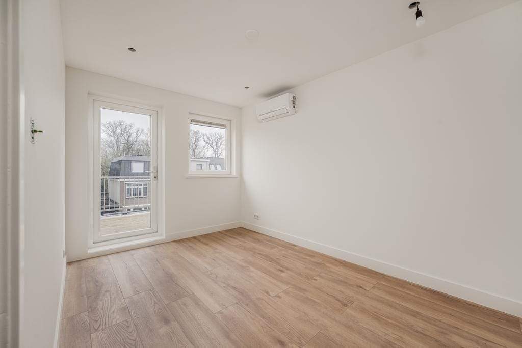 Image 10 of 14