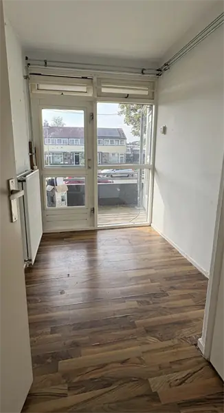 Image 6 of 7