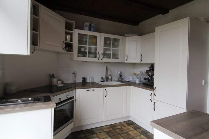 Image 10 of 34