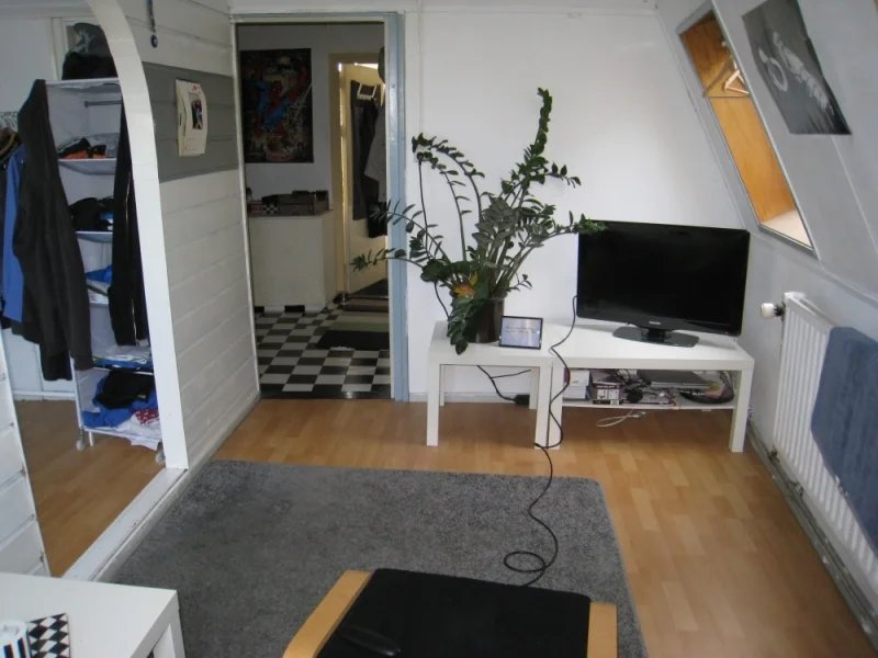 Image 3 of 3