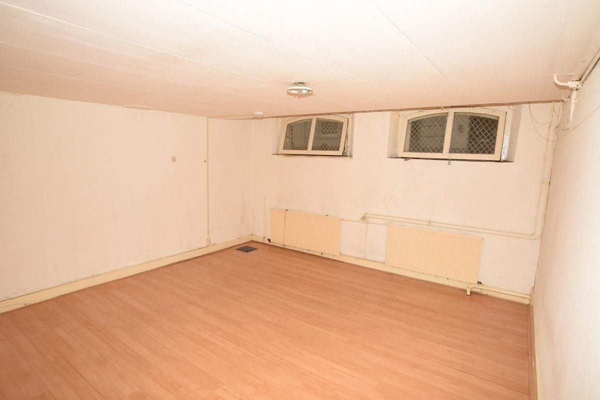 Image 2 of 11