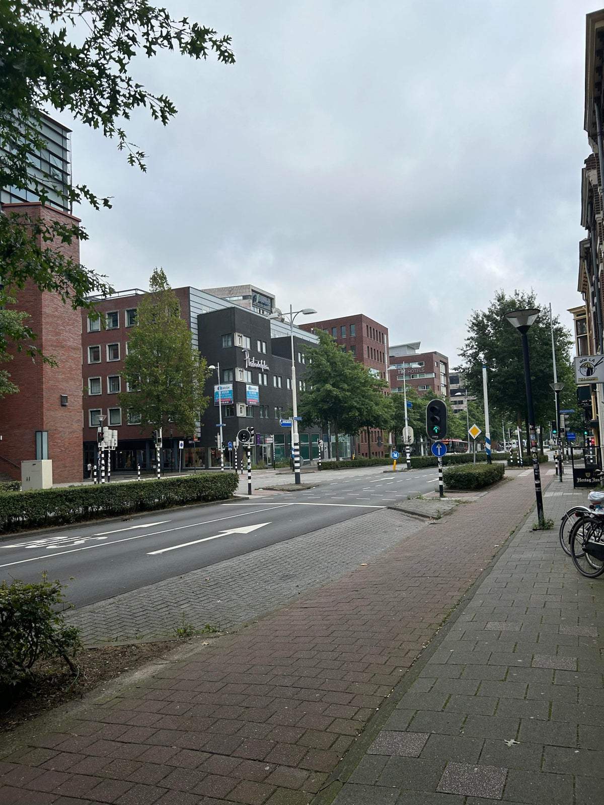Bild 2 von 9