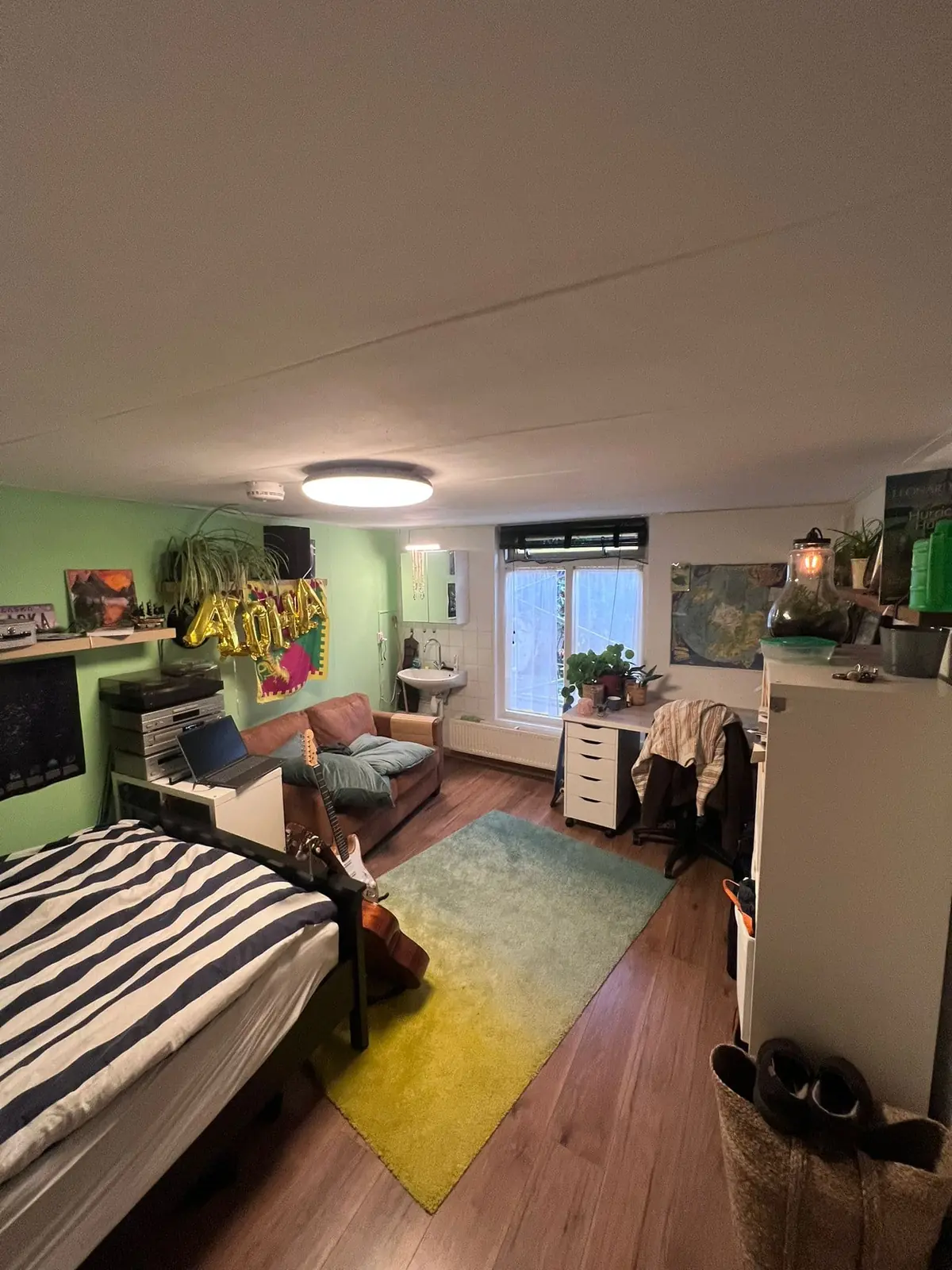 Image 3 of 6