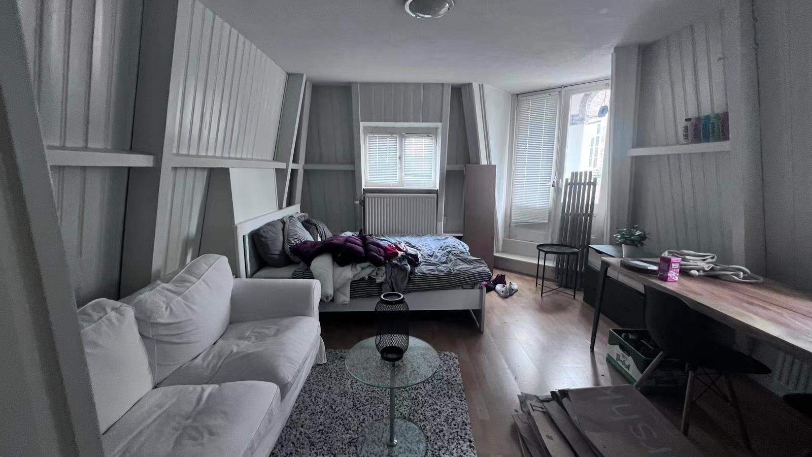 Image 1 sur 2