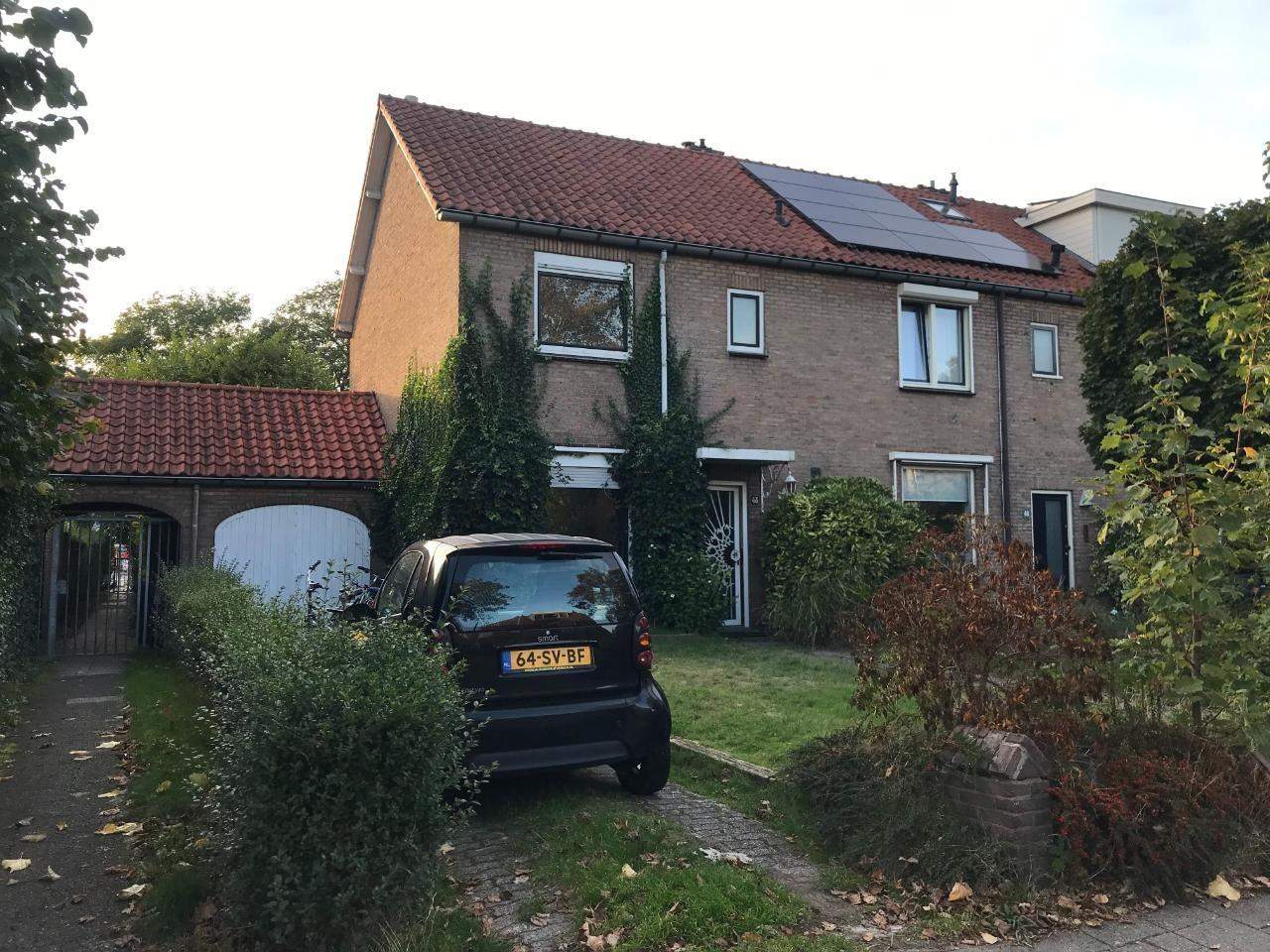 Image 2 of 10