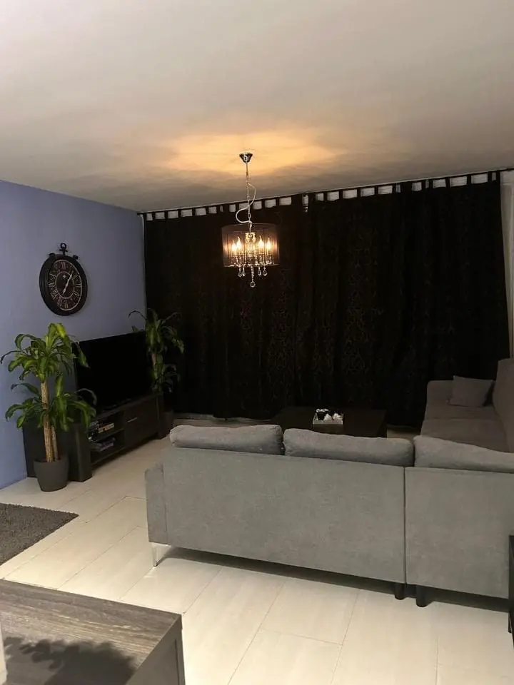 Image 4 of 6