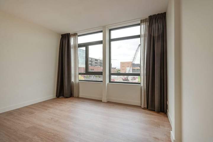 Bild 2 von 24